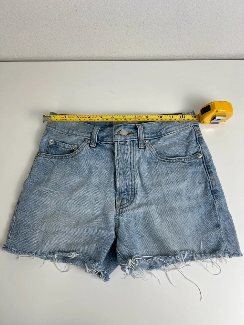 Everlane Relaxed 90s Denim Shorts‎ Women’s 23 Organic Cotton Light Wash Raw Hem